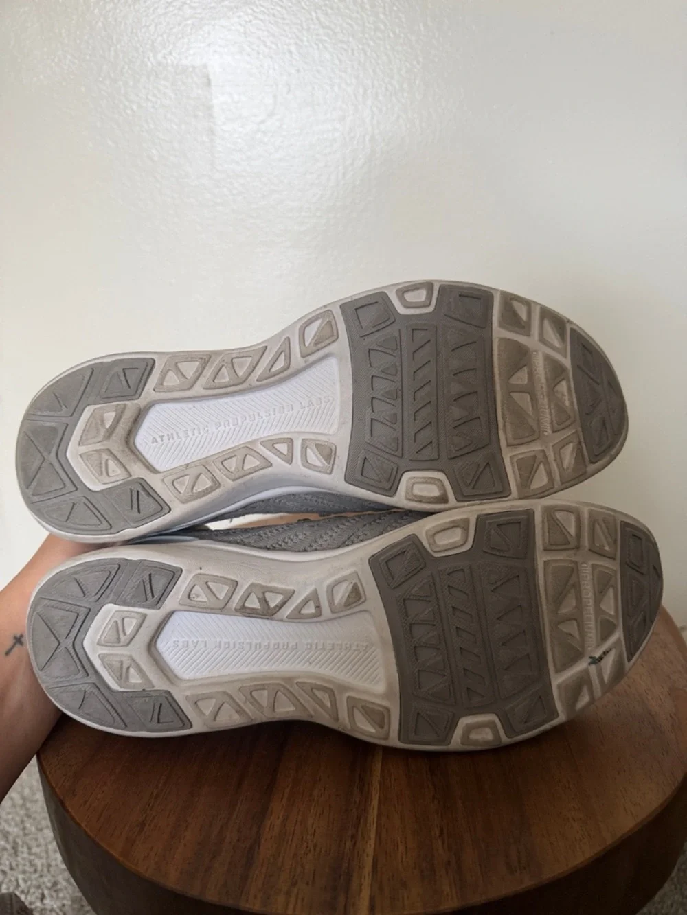 APL Techloom Wave Sneakers Women's 8.5 Gray Knit Athletic Shoes